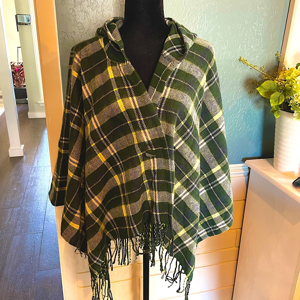 NWOT Tartan Plaid Green Yellow Fringed Poncho Hooded Coat One Size